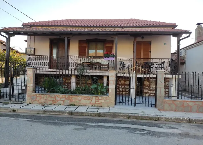 Renovated Apartment 300M From The Sea